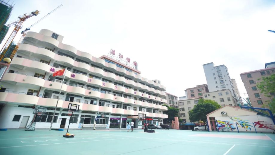 校園環(huán)境