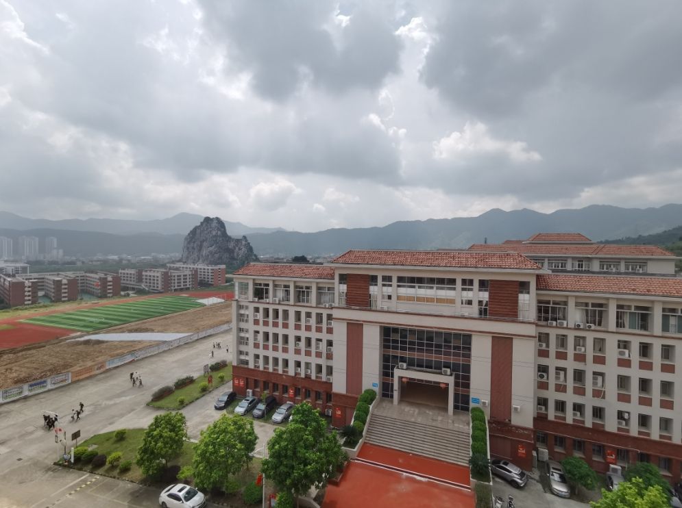 校園環(huán)境
