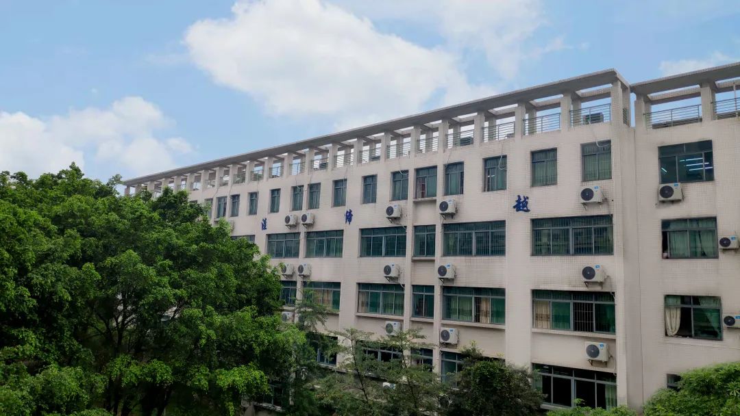校園環(huán)境